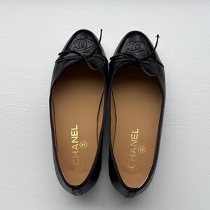 Black Captoe Flats